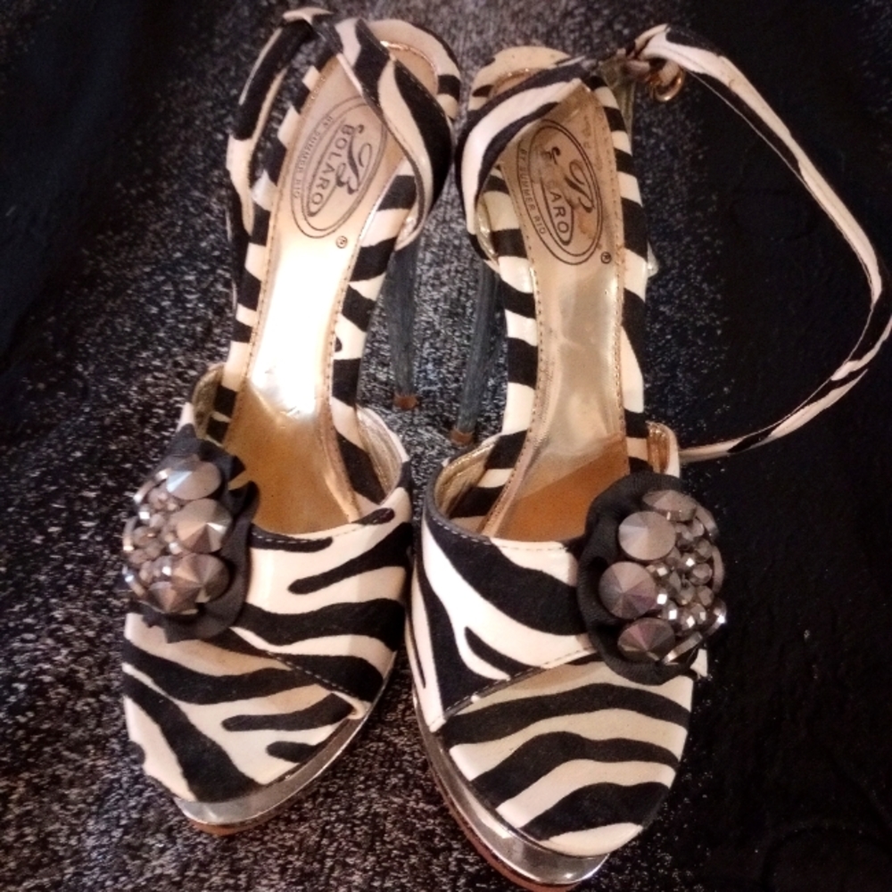 Zebra Striped Heels 👠